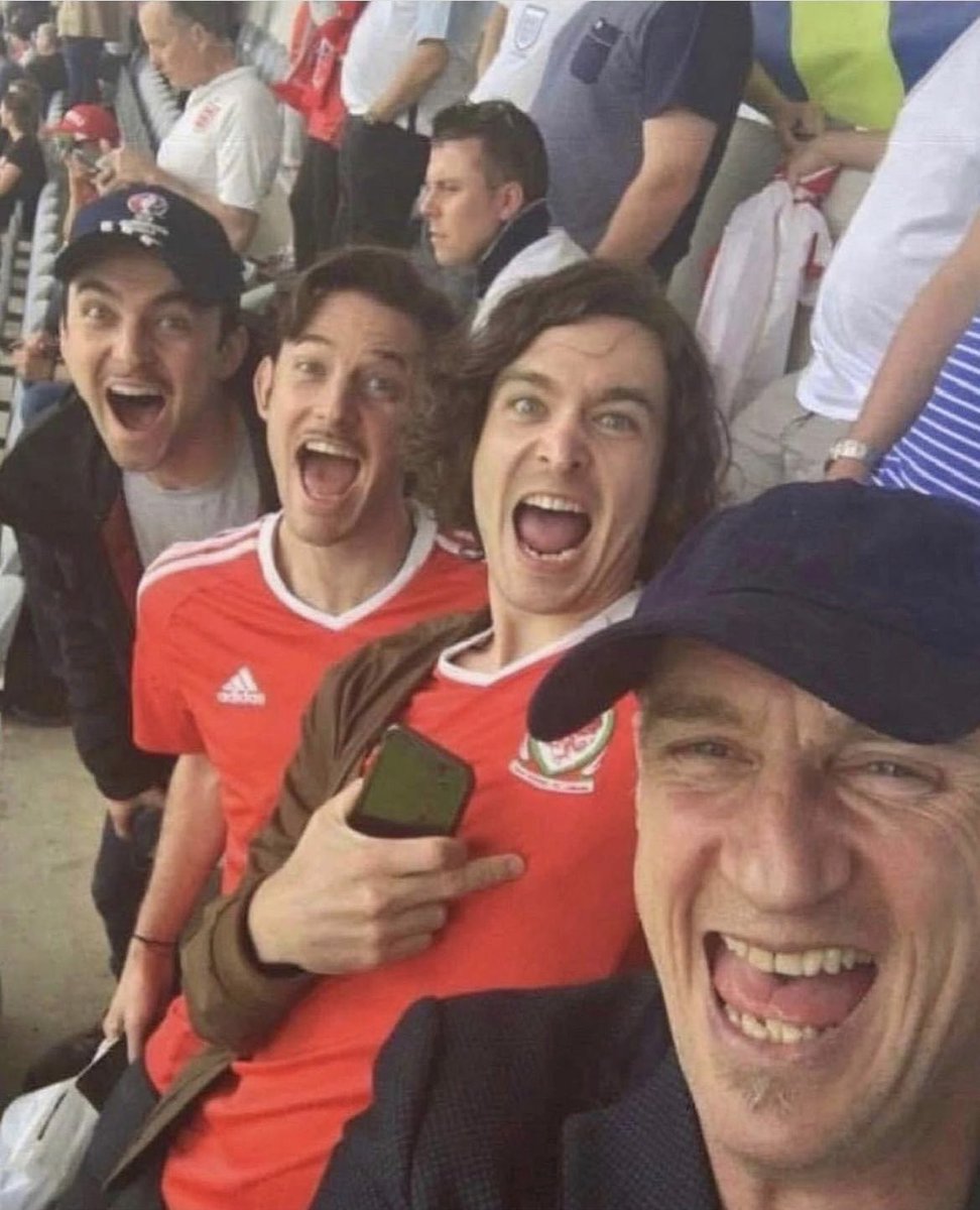 dcd728's tweet photo. Great #throwback #pic of #GeorgeBlagden and #Versailles #castmates at #football #match https://t.co/1Os1qH0C3j