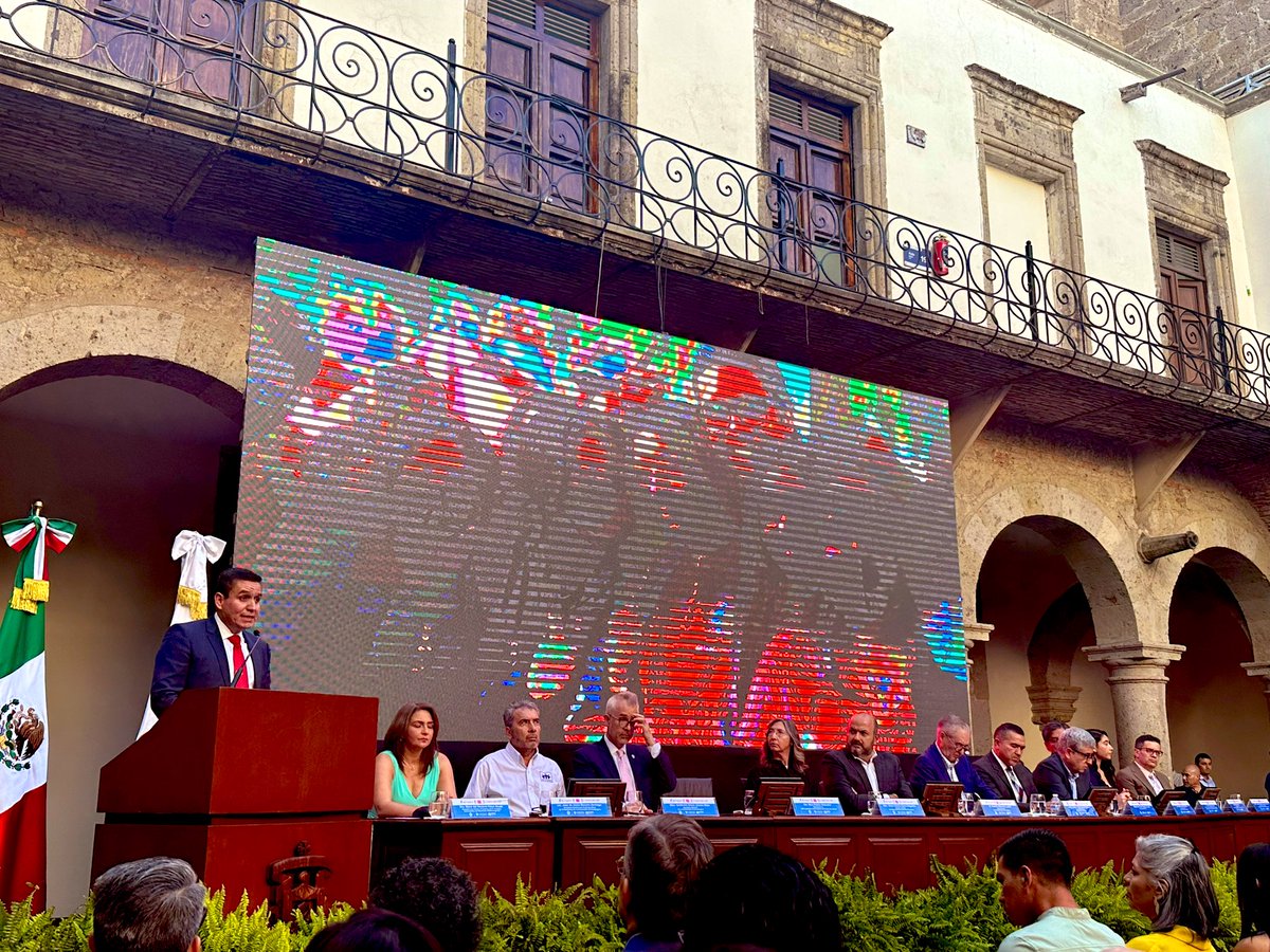 Cesar_Ruvalcaba's tweet photo. “Somos la ÚNICA Universidad del país en cumplir el mandato constitucional de darle un lugar a TODOS y TODAS las estudiantes por tercer año consecutivo”.
@CesarBarbaD @udg_oficial
#4Informe https://t.co/ult3tPqyue