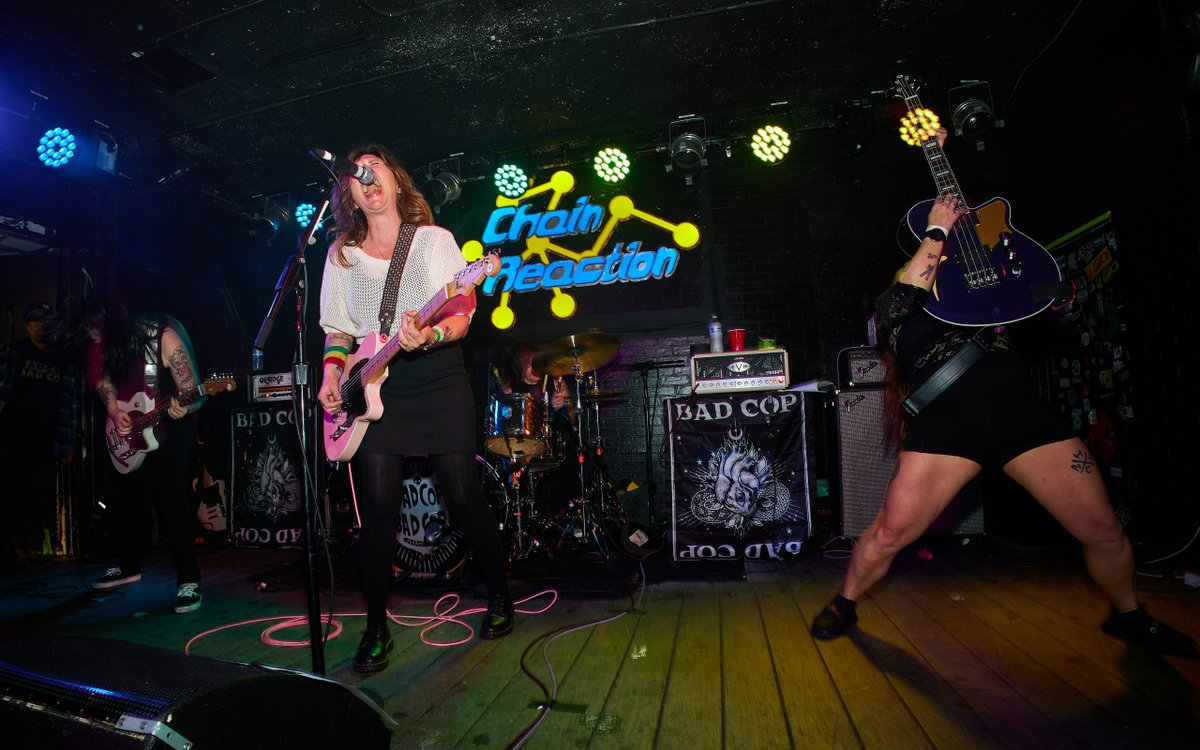 13StitchesMag's tweet photo. Bad Cop Bad Cop performing live at Chain Reaction in Anaheim - April 14, 2023
I'm so glad I discovered Bad Cop Bad Cop. They're a female-fronted punk band with some of the best lyrics and super catchy riffs. #BadCopBadCop #ChainReaction #ReverendGuitars

https://t.co/sXngKRMmeM https://t.co/bcTt5pLk4e