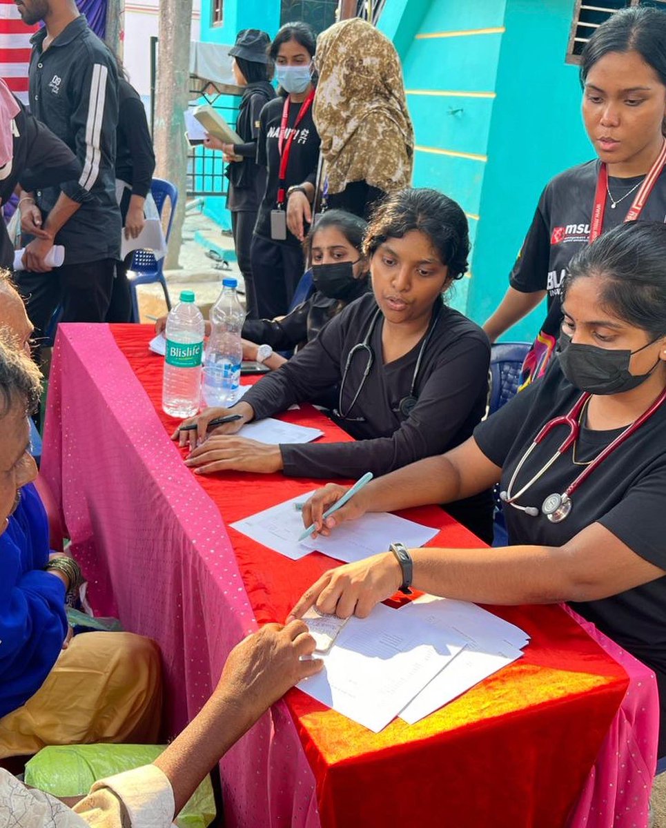 Commuting Care. GPS Ramadan 2023 MSU Bangalore involving 125 urban poor families at Mulbagal Bangalore. A lot of activities were conducted to support sustainable goals, SDG participated by our MBBS students at MSU offshore campus, Bangalore India
#IhyaRamadan2023
#GPSramadan