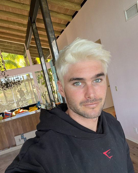 Fresh cut and Hair retouch for the 🇵🇭 https://t.co/6XruMKlqzb<a href="/tag/neurosonic"class="tags"><span>#neurosonic</span></a>