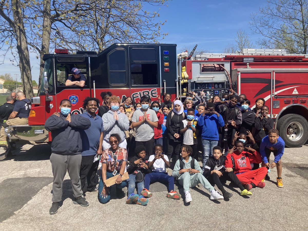 DerbyCityDoc3's tweet photo. I had the opportunity to put together and host Newburg Middle School’s 1st Safety Week. I invited a some of our community and JCPS leaders to come and speak to our students about safety, mental health, self care awareness and gun violence prevention. #ALLN 
 #JCPS https://t.co/0V1beXD9ND