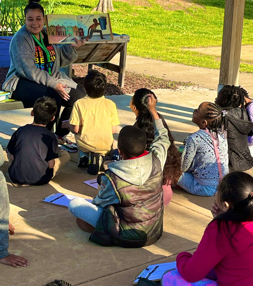 We took our EL and math learning outside today <a href="/MECME_School/">MillbrookElem</a> for #MECMEearthweek 🌎🌲🌳
