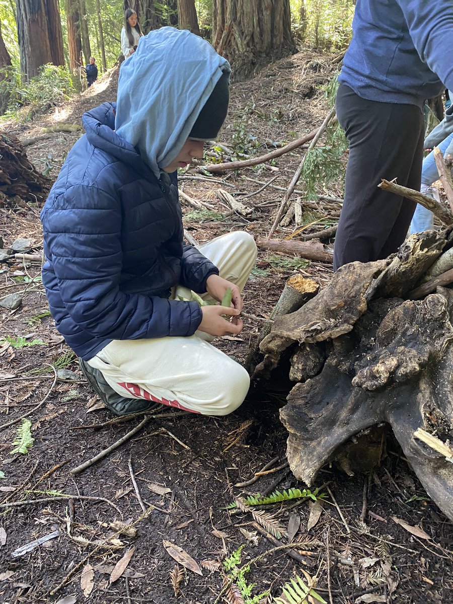 msjanuleski's tweet photo. Building huts in survival! @pennpanthers https://t.co/yrNbA1Roqe
