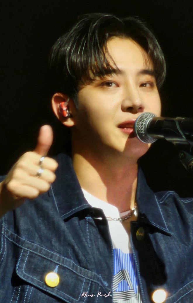 dailydojoon's tweet photo. Happiest Birthday to you, My Red Rose 🥀

I only wish for your happiness and good health.Enjoy your day, loves! 

I Rose You and I'll see you soon, Dojoonie 🥀

#HappyDojoonDay 
#DreamwithDojoonAt30 
#해피도준데이 #Dojoon 
@parclassic @TheRose_0803 https://t.co/ToemF5qHYd