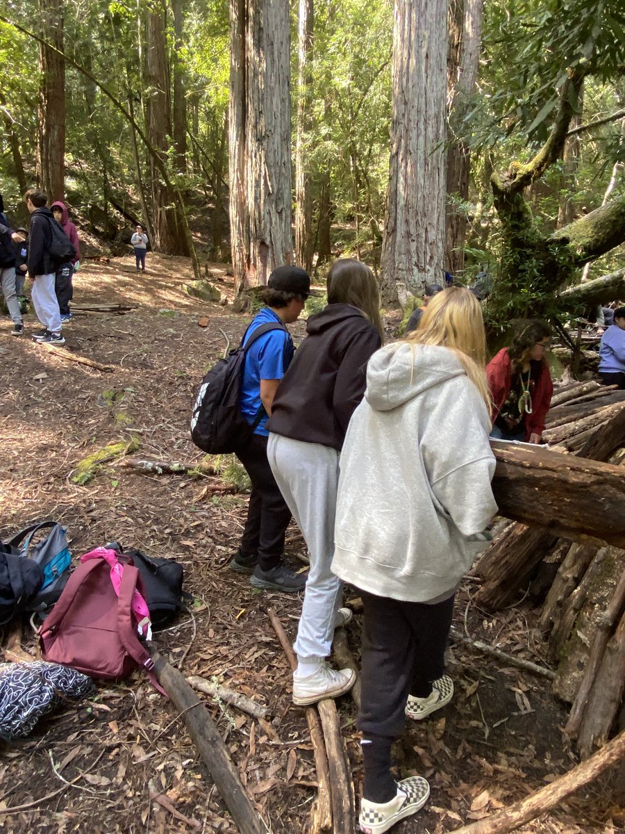msjanuleski's tweet photo. Building huts in survival! @pennpanthers https://t.co/DEdFii4T4I