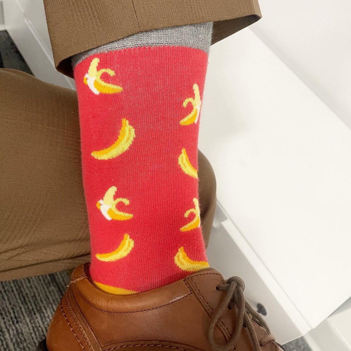 AddisonGreenWX's tweet photo. Letโs go Bananas ๐, the work week is halfway over!
#NationalBananaDay #banana #socks #sockoff #wiwt #tvnews #news12 https://t.co/iEe5txxtZA