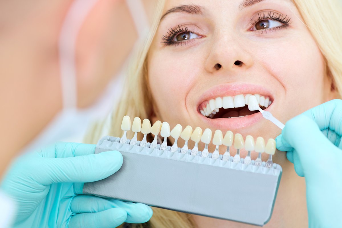 SpringHillsDen's tweet photo. Would you like a whiter smile? We have restorative dental options for you! Chat with your Spring Hills dentist and find out what makes sense for you, your health, and your confidence. We can make your smile shades whiter than it is today. https://t.co/QiNfnZCv8M