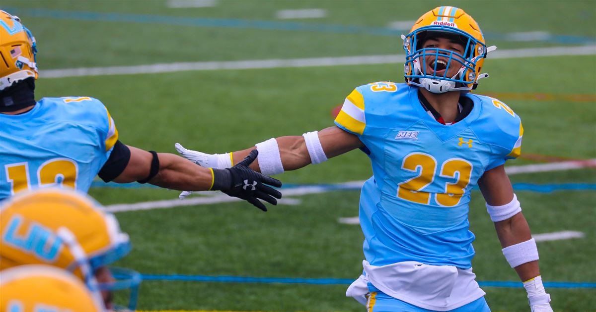 After a great phone call with <a href="/CoachKenLucky/">Kenny Lucky</a>, I’m blessed to receive an offer from Long Island University!!!!!🦈<a href="/bccoachvito/">Vito Campanile</a> <a href="/Coach_GetWright/">Coach Wright</a> <a href="/tufact2follow/">Willie Stewart</a>