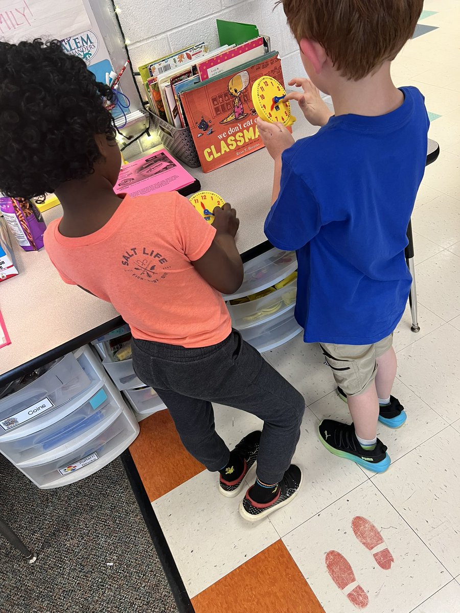 Ms_Baysden's tweet photo. Shout out to @MrsSimorelli for letting these kinders join her class for math games! They had so much fun exploring and learning from these awesome first graders! https://t.co/DKVvQVop3k