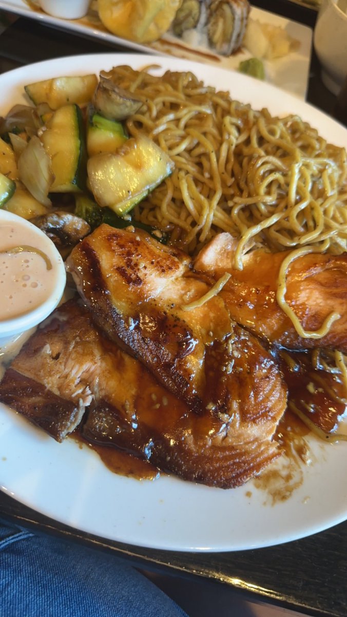 Alaskathatbitch's tweet photo. Dinner to make amends #Buttbuddy #UnitedIguess https://t.co/i7h7BajaGP