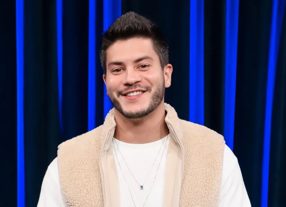 ApoioAA's tweet photo. Vai ser incrível acompanhar nosso pãozinho com sua oratória de milhões hoje. Ele merece toda felicidade e sucesso do mundo. 😍

Te amamos Arthur Aguiar 🤍  

ARTHUR NO THE NOITE https://t.co/urGyewUfHV