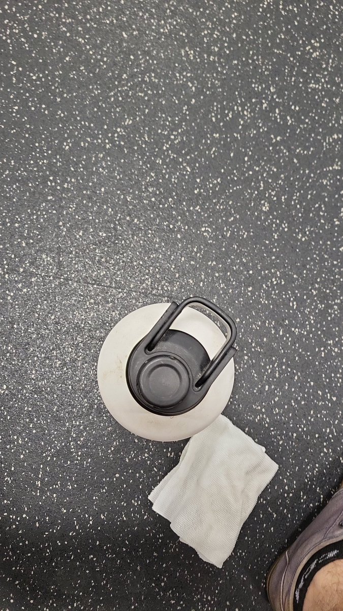 Been a while since I last tweeted. Worked a long day, had a long commute. But no excuse to not go jim. GET AFTER IT