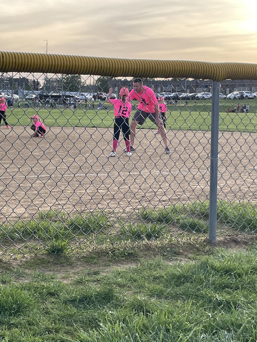 ozzyosborne25's tweet photo. Those who don’t know, these are 2 of my favorite people. My brother from another mother, my mentor, my fam; coaching up my baby girl. “In the feels” doesn’t even cover it. @RoddyStainforth https://t.co/t7k6OIeT0S