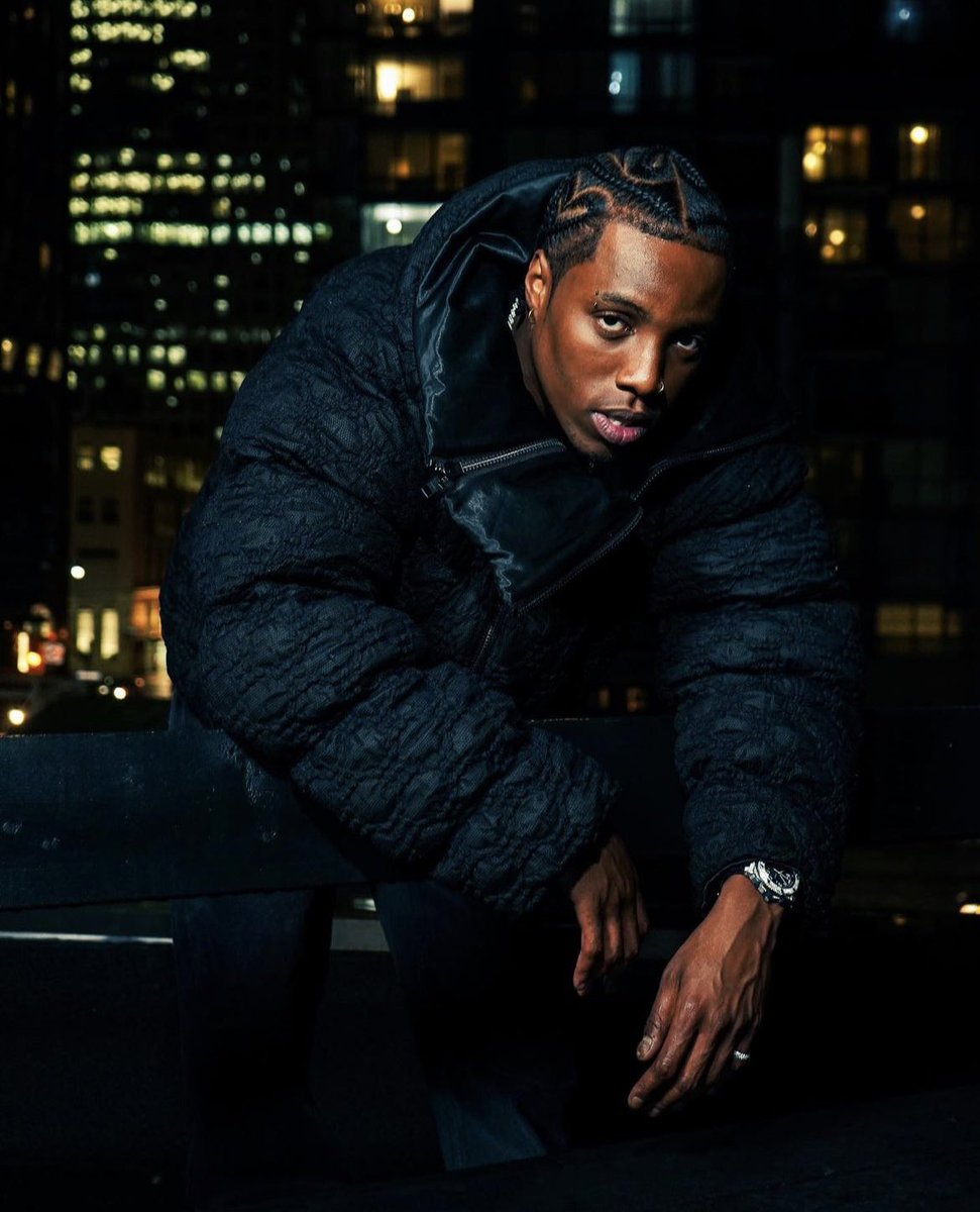 TorontoRelated's tweet photo. More Life To @RoyWoods 🦉🎉🎂
Happy 27th 🙏
.
Via: ( @RoyWoods )
#roywoods #Toronto #morelife #brampton #newmusic #music #tdot #dontloveme #TO #Views #canadianartist #ovo #ovosound #drake #track #song #canada #6ix #newmusic #torontorelated #drakerelated https://t.co/Va1kNpXzrI