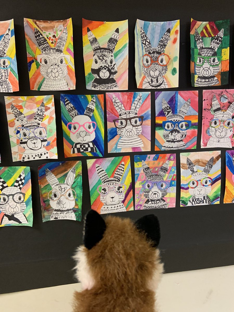 Kit made a surprise visit to the school today and enjoyed looking at the grade 4 art work ❤️