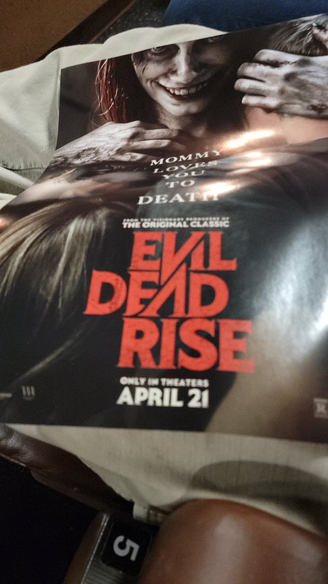 Orbi520's tweet photo. I'm not scared of anything! Bring it on! #EvilDeadRise #pharrcinemark https://t.co/uoVwu9SKVa