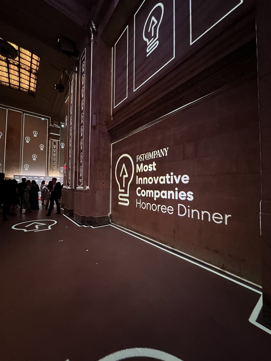JdBabcock's tweet photo. Ready for a great evening celebrating @NuCurrent and all other Most Innovative Company honorees at the @Fast Company #MICSummit in NYC. If you're here and interested in #wirelesspower, PM me! https://t.co/wqS532psIH