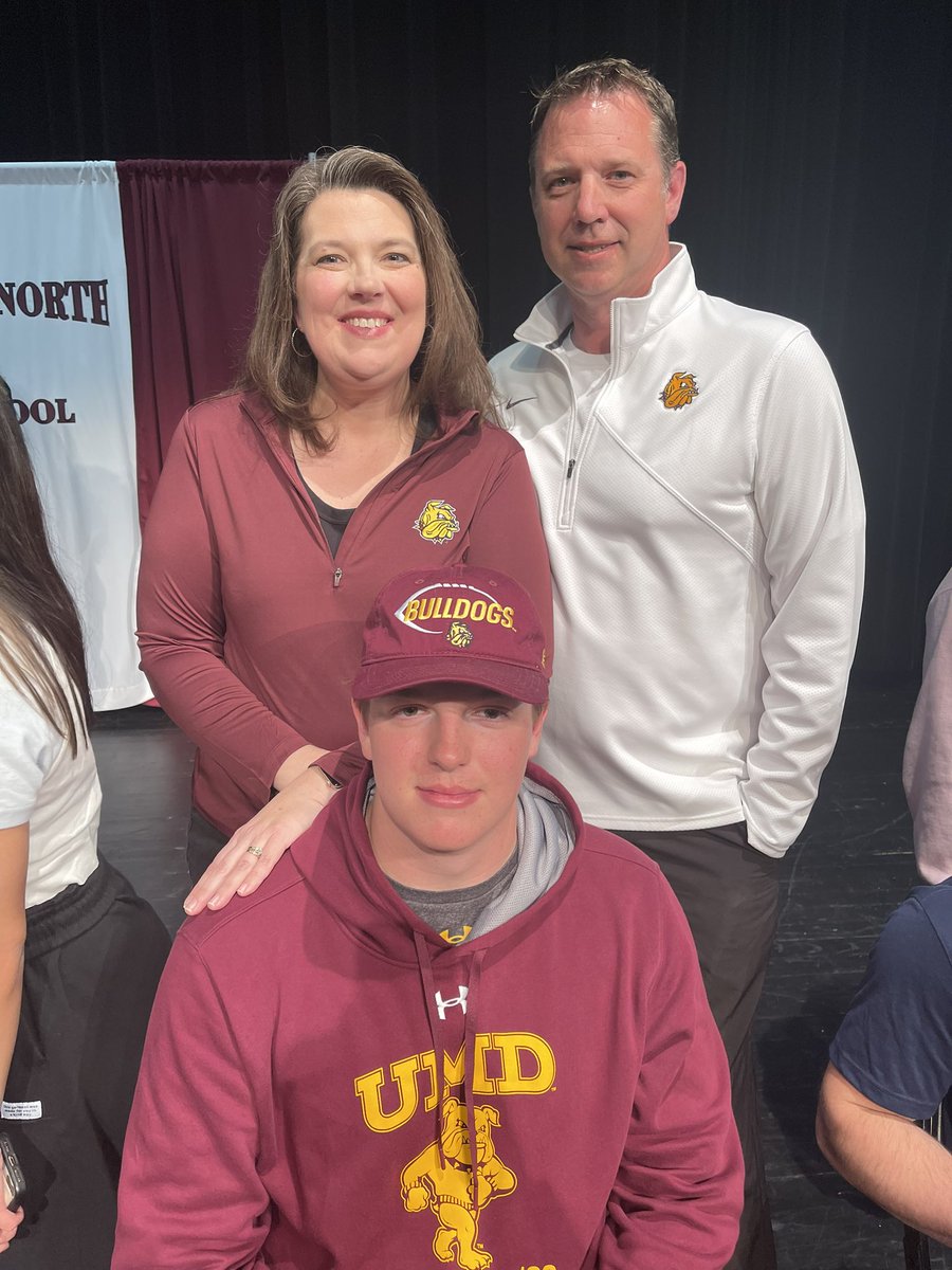 PNHSAD's tweet image. Congrats to Ethan Sam as he signed a National Letter of Intent to play Football at the University of Minnesota-Duluth next year!  We are proud of you!