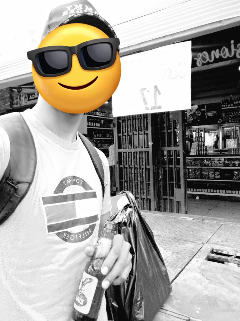 blackboypolice's tweet photo. Y si nos vamos de curda, pronto estaremos los 3 @chicospolicia juntos foto 🔞 https://t.co/x4ggpuBVVE