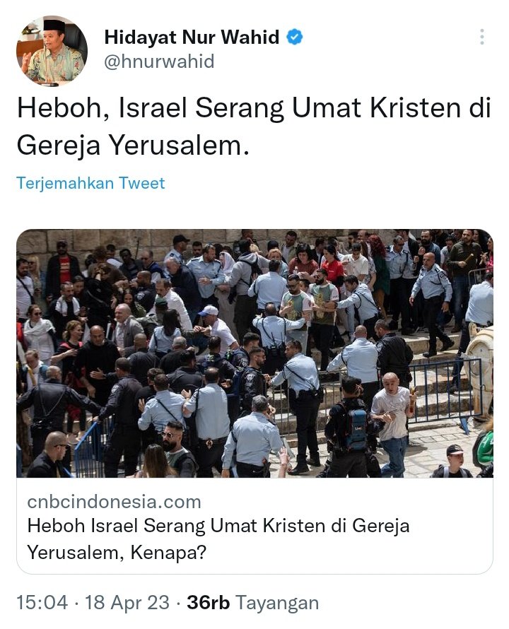 bobby_risakotta's tweet photo. Ciieee ciieee... 

Jauh amet ngurusin umat Kristen di Gereja Yerusalem 🤭

Urusin umat Kristen di Indonesia aja Pak, giihh bantu perizinan pembangunan Gereja, ntar bakal saya posting "Heboh, PKS &amp; Hidayat Nur Wahid membantu perijinan &amp; pembangunan Gereja di Indonesia" 

Gmn ? 😎 https://t.co/JKQPHytiiT