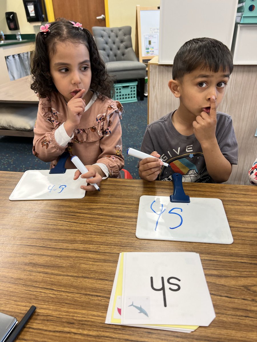 Practicing digraphs 💕 <a href="/Creeksidetweet/">Creekside ECS</a> #WEareLakota #NeedToSucceedCECS