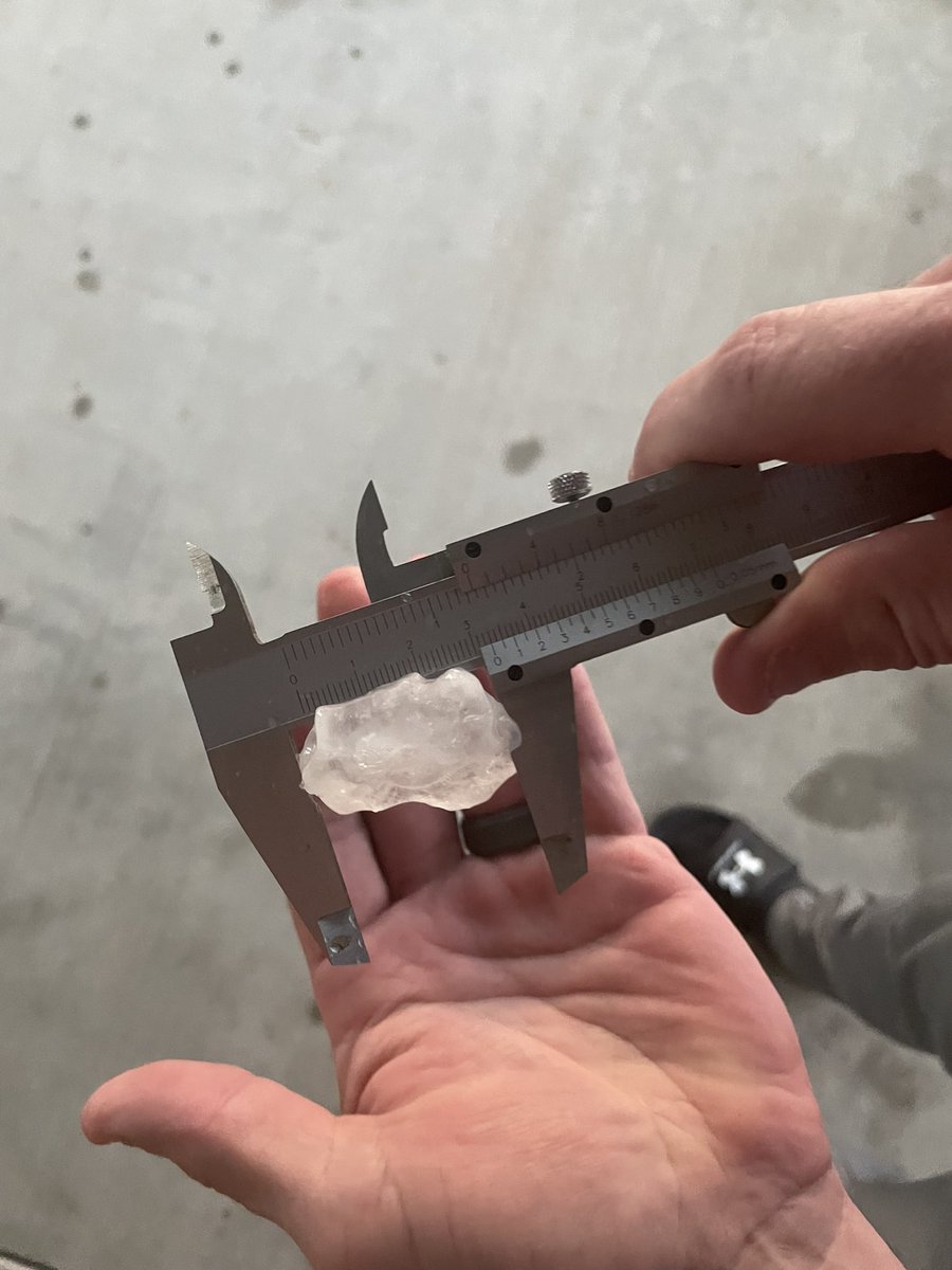 philmil99's tweet photo. @NWSNorman 1.25 measured hail 149th and Sooner 1836L https://t.co/MG5PBSicLr