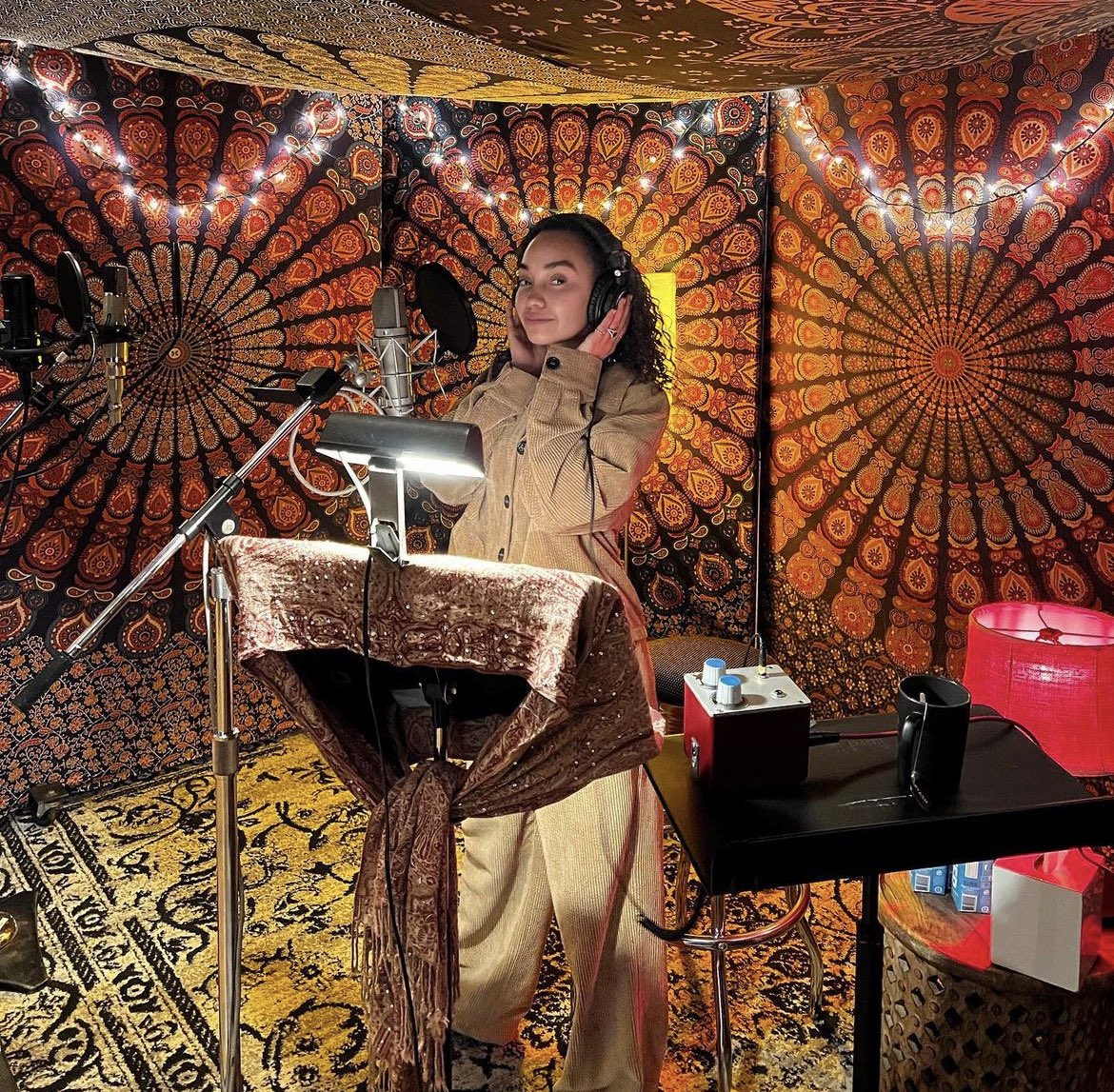 dlovesleighanne's tweet photo. Leigh-Anne, Harry Styles and Louis Tomlinson have all recorded music at the Neon Sound recording studio in Los Angeles 🇺🇸🎶 https://t.co/Ioz22QbaoV