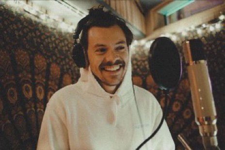 dlovesleighanne's tweet photo. Leigh-Anne, Harry Styles and Louis Tomlinson have all recorded music at the Neon Sound recording studio in Los Angeles 🇺🇸🎶 https://t.co/Ioz22QbaoV