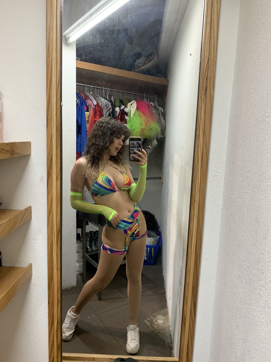 spidersita's tweet photo. #gogodancer #gogo #papasandbeer https://t.co/5uTAvOHirO