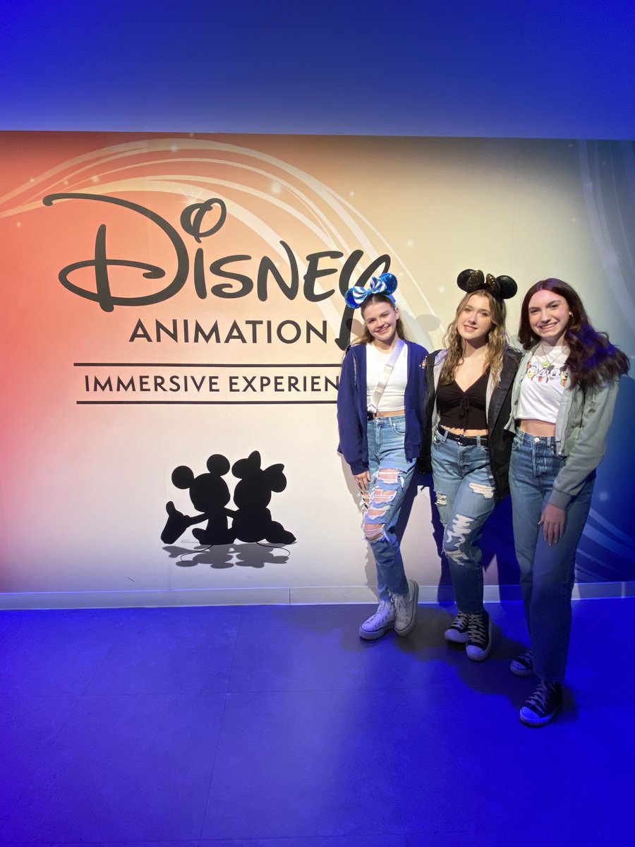 galiberti's tweet photo. Make sure to check out @DisneyAnimation Immersive Experience from #LighthouseImmersive in #Boston. Extended to August 13th! Be immersed in the Magic of Disney! #DisneyAnimation #Disney #Ad https://t.co/PZhTpEIM4V https://t.co/fozwYmjw5K