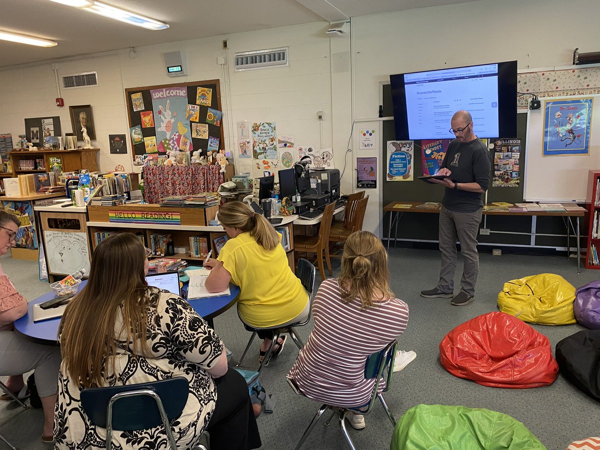 Thanks Muffley for letting me come talk to you about your awesome survey results and about becoming an #appleteacher <a href="/ChristelleH87/">Christelle Harding</a> <a href="/MBrady1977/">Mary Brady</a> <a href="/DPS61Decatur/">Decatur Public Schools</a> <a href="/AppleEDU/">Apple Education</a>