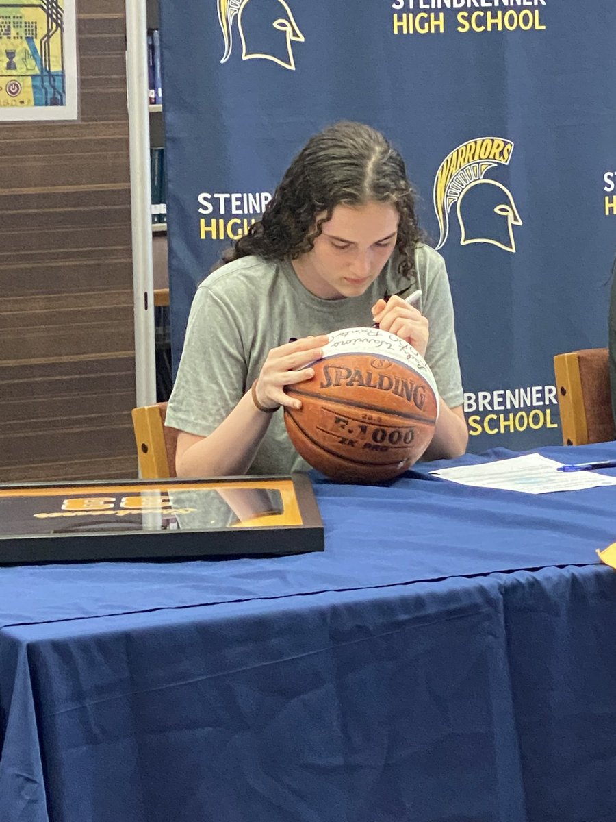 Lady Warriors Basketball tweet media