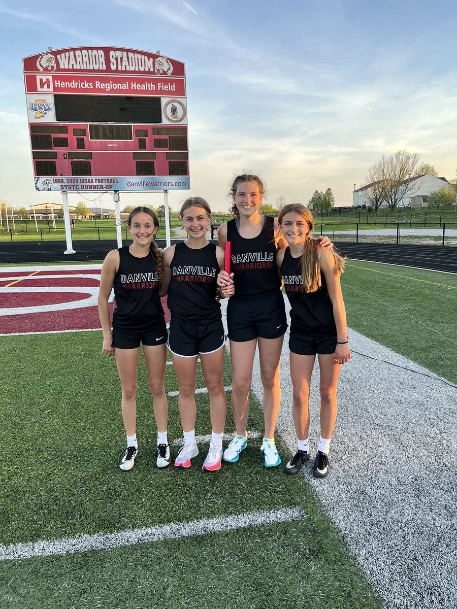🚨Another school record goes down!🚨The girls 4x400 team of Creviston, Dorsey, Wethington, and Hummel with a time of 4:20.81! Great job, ladies!