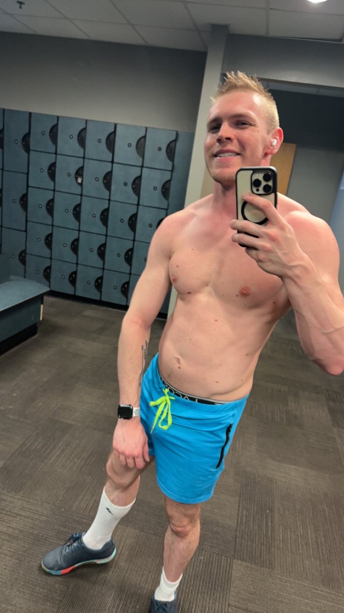 FitMidwestern's tweet photo. Hump Day Pump #GottaPumpItUp #SummerBodyComingSoon https://t.co/tFCAINMe6T
