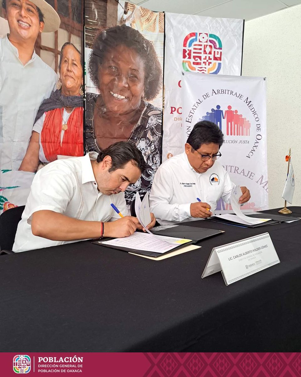 DIGEPO_GobOax's tweet photo. Hoy el Lic. Carlos Alberto Holder Gómez, Director General de Población de Oaxaca y el Dr. Alberto Vázquez San Germán, Presidente de la CEAMO, firmaron un convenio de colaboración entre ambas instituciones en pro de aportar desde la cultura demográfica al derecho humano a la salud https://t.co/bSug18Uoo0