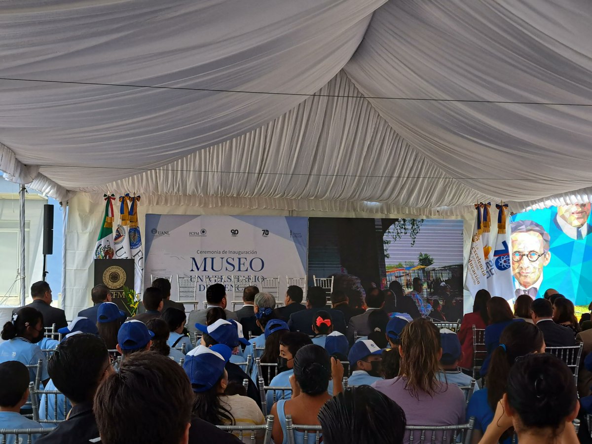 Memo_Sanchez_G's tweet photo. En la inauguración del Museo Universitario de Ciencias #ciencia #inauguración #museo #UANL #FCFM https://t.co/6Q6hSokBgq