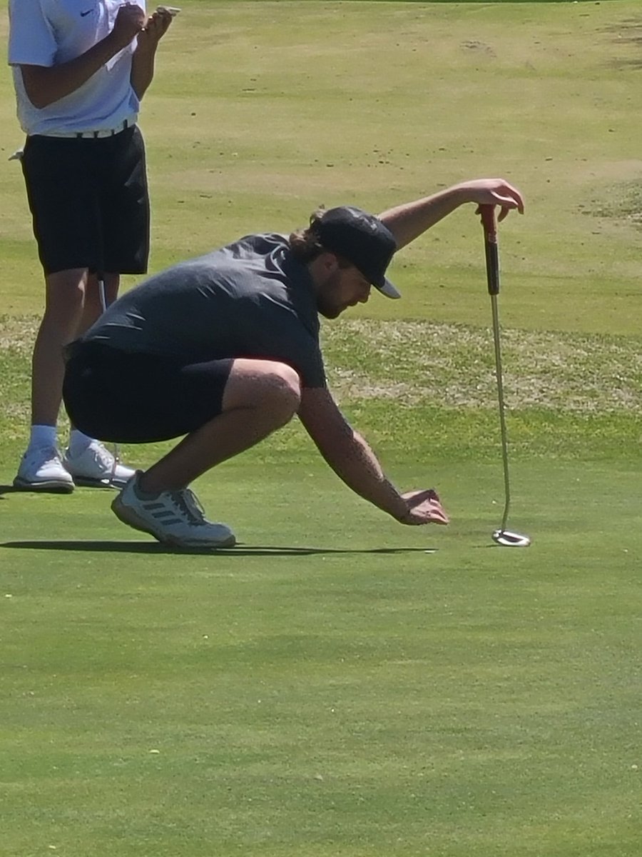 PCGOLFTEAM's tweet photo. PC 183 vs Park Hill 177 in the "Battle of Bragging Rights" Trophy Match. Park Hill defends the trophy. Congratulations, gentlemen! Amos 41, Gabbert 43, Hendee 48, Knickman 51, Gillilan 52. Close battle tonight, but great experiences gained. #DoYourJob    @PCHSAthletics1 https://t.co/ZJZvuGwJ3o