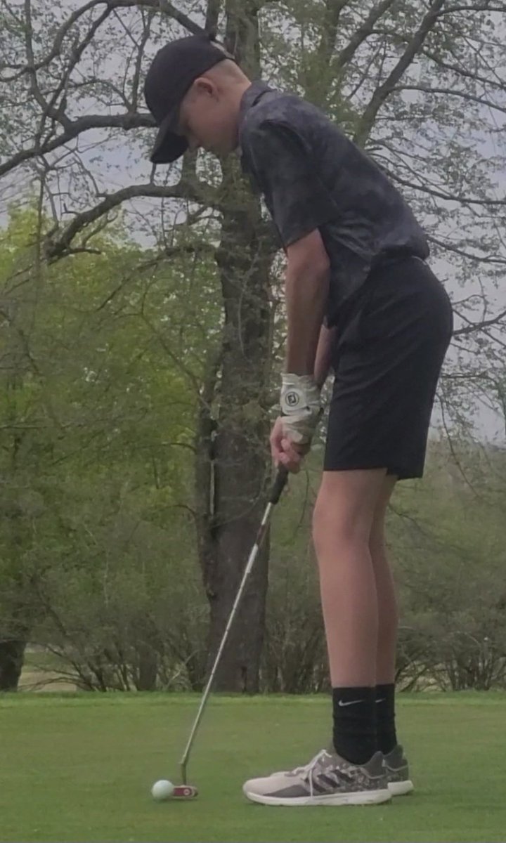 PCGOLFTEAM's tweet photo. PC 183 vs Park Hill 177 in the "Battle of Bragging Rights" Trophy Match. Park Hill defends the trophy. Congratulations, gentlemen! Amos 41, Gabbert 43, Hendee 48, Knickman 51, Gillilan 52. Close battle tonight, but great experiences gained. #DoYourJob    @PCHSAthletics1 https://t.co/ZJZvuGwJ3o