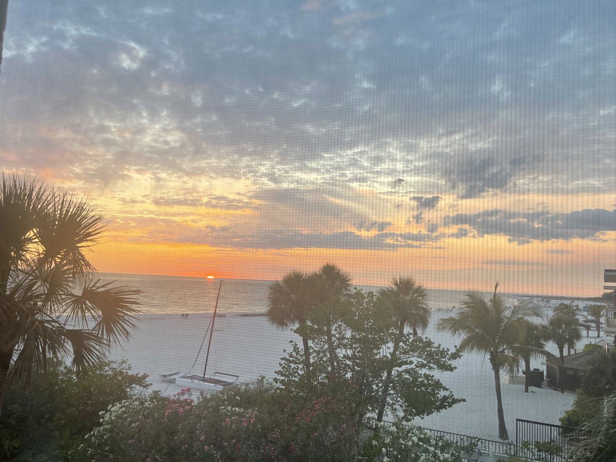 Sunset tonight.  😍