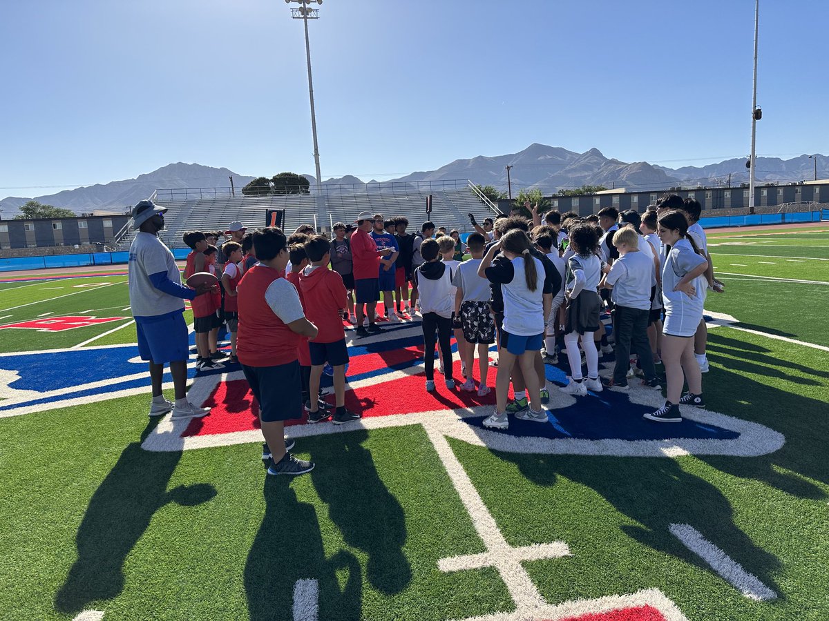 IrvinRocketsGBB's tweet photo. 6th grade EPISD 7 on 7 Fb Irvin HS ⁦@EPISDathletics⁩ ⁦@fehuizarAP⁩ ⁦@irvin_high⁩ https://t.co/m3PX4DMnaO