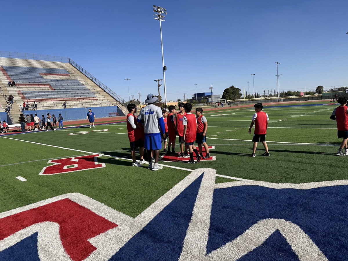 IrvinRocketsGBB's tweet photo. 6th grade EPISD 7 on 7 Fb Irvin HS ⁦@EPISDathletics⁩ ⁦@fehuizarAP⁩ ⁦@irvin_high⁩ https://t.co/m3PX4DMnaO