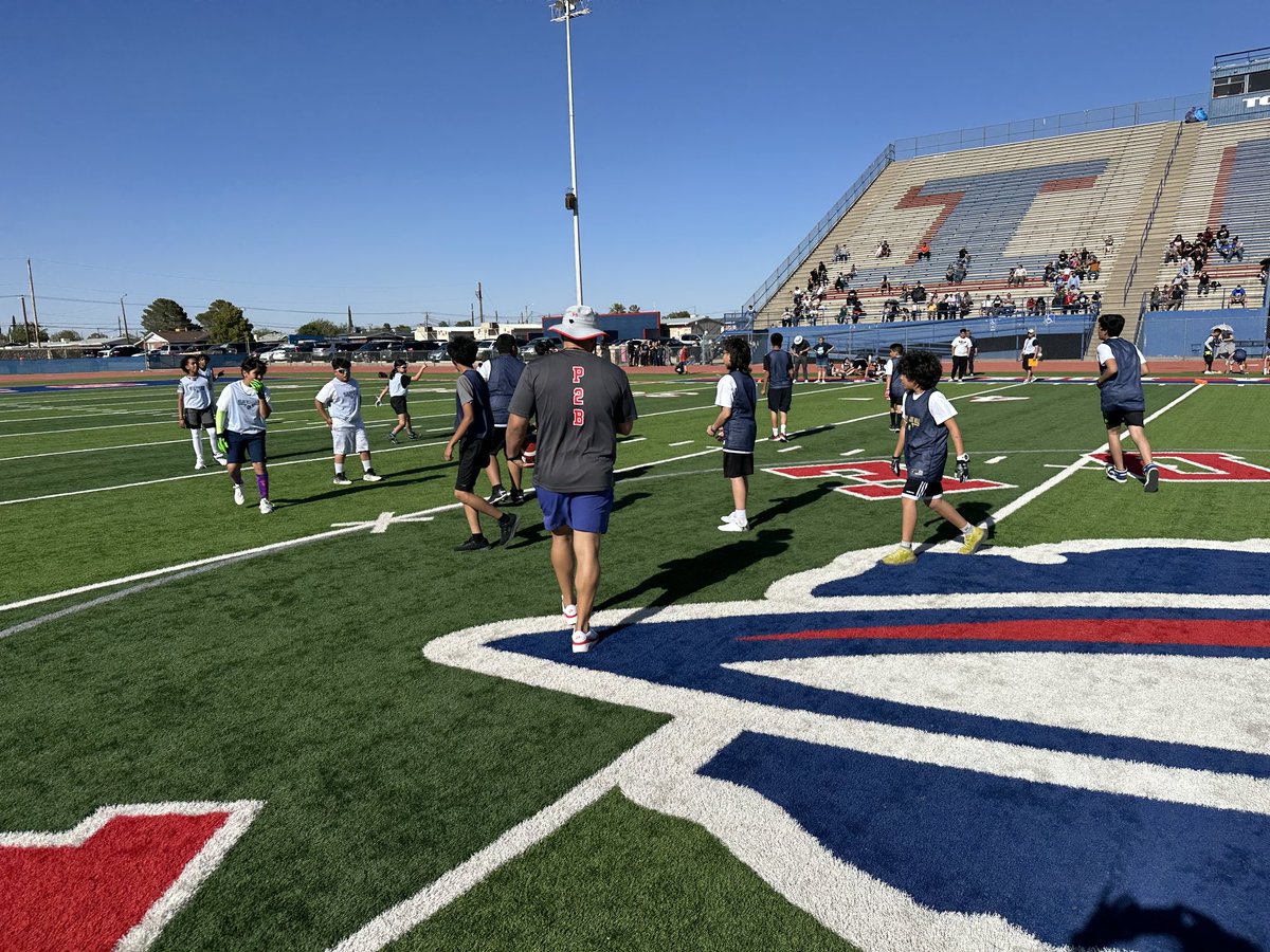 IrvinRocketsGBB's tweet photo. 6th grade EPISD 7 on 7 Fb Irvin HS ⁦@EPISDathletics⁩ ⁦@fehuizarAP⁩ ⁦@irvin_high⁩ https://t.co/m3PX4DMnaO