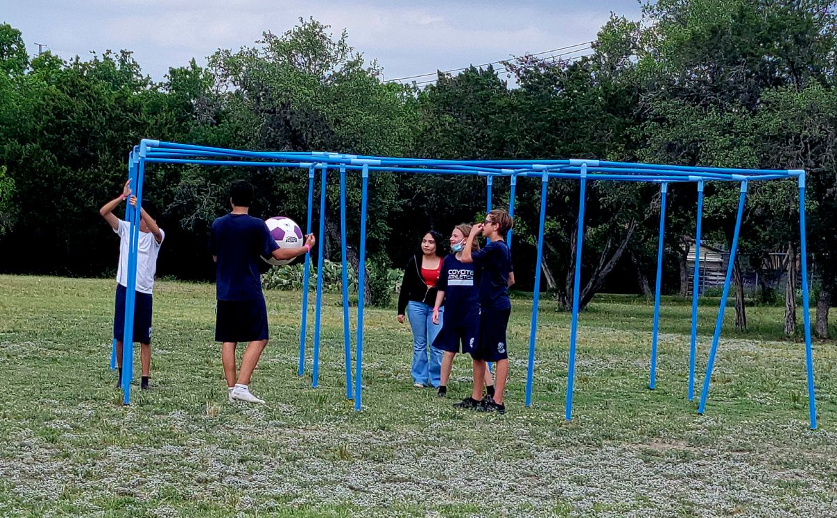 macbeers44's tweet photo. ♥️AWESOME time at the Picnic!!♥️
Thank you, parents, who helped and donated!  After all the COVID time, it's  so nice to see the kids laugh and have fun!
Huge shout out to Coach Fryar who really did all the planning!  You are the best Fryar!! @ConnallyCoyotes 
@CMSGirlsAthlet1 https://t.co/A2tQK6yOxZ