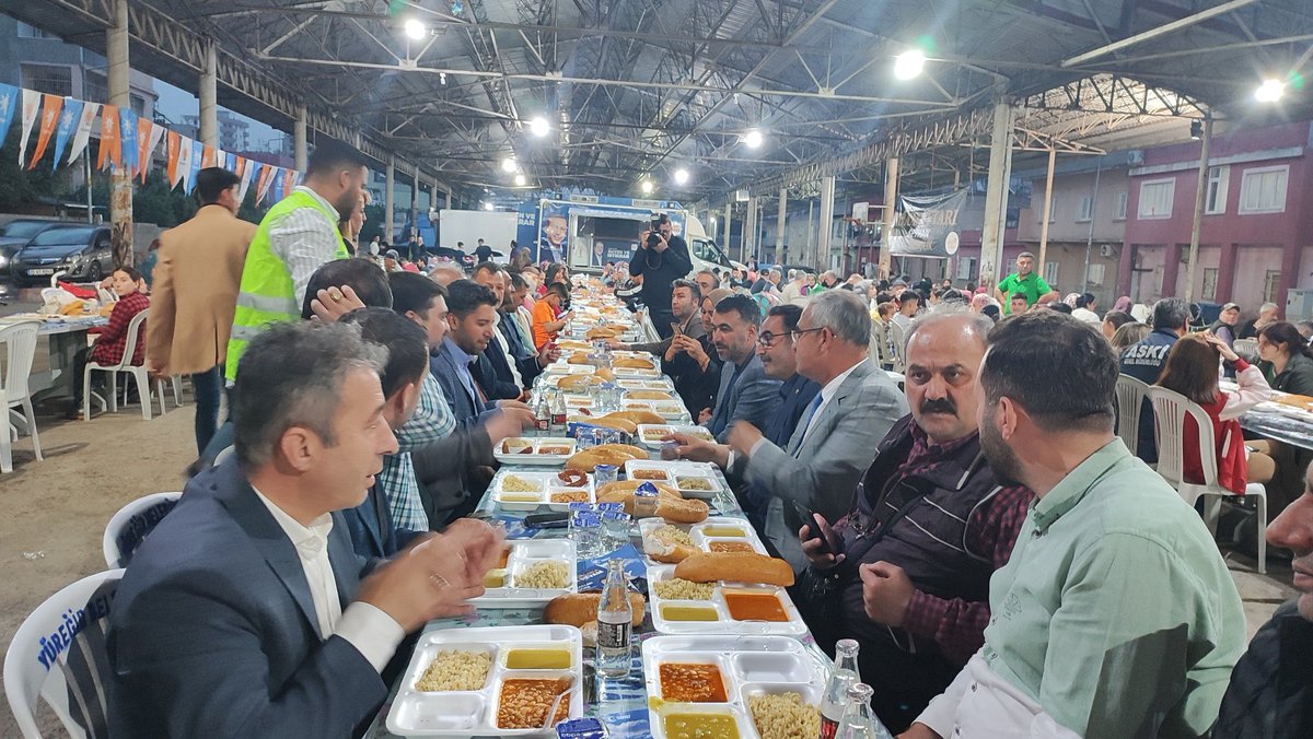 kasimpamuk's tweet photo. Seyhan Gençlik kolları başkanımız Sn @avmyilmaztr’ın düzenlediği iftar programına katıldık. 
Kıymetli başkanımızı ve yönetim kurulunu bu güzel organizasyonları nedeniyle tebrik ediyorum, başarılarının devamını diliyorum.. 

#DogrusuAkParti 
@mehmetay01 https://t.co/g87UsRJKMO