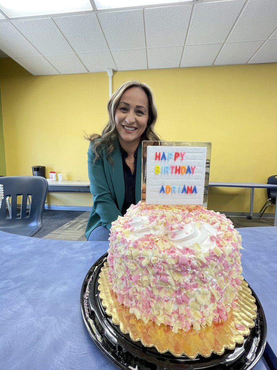 DamianVlsqz13's tweet photo. Happy Birthday to our wonderful School Psychologist! @AdrianaFrausto7
Our Longfellow staff, students, and parents are lucky to have someone as knowledgeable, passionate, and kind as yourself. π₯³
#TeamBCSD #TeamLongfellow https://t.co/MfudHiylyz