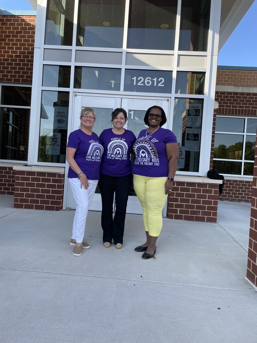 Purple Up Day at Chris Yung Elementary! So proud of our military families and their children. 🚂❤️🚂❤️🚂 <a href="/PWCSNews/">PWCS</a> @jarcelynn