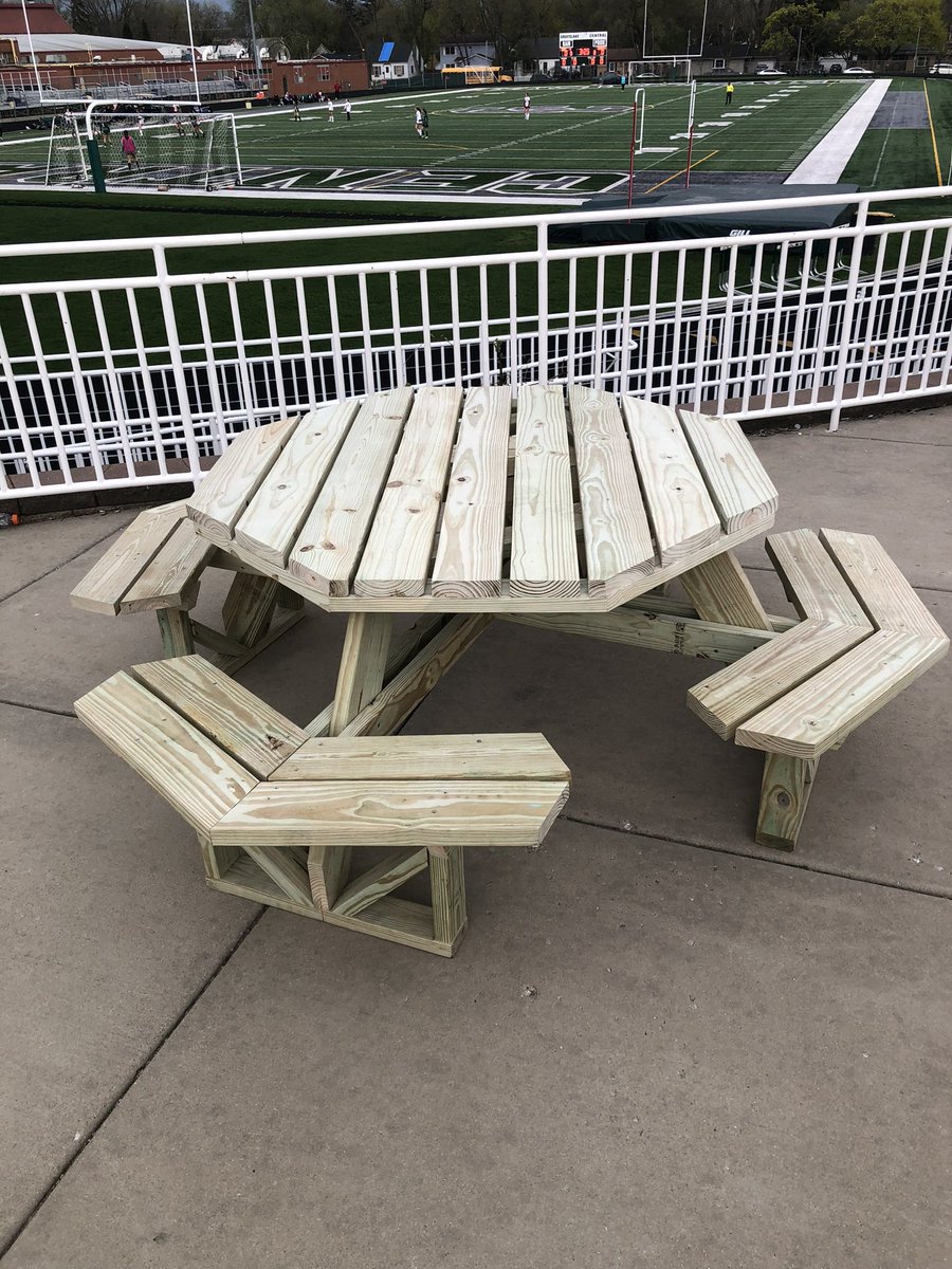 D127GetsReal's tweet image. RT @schuyler_gina: .@Grayslake_Rams @NTHS_Official club delivered their final products tonight. Custom tables, wheelchair accessible- all student designed and made under guidance from @Ellingsen_Tech . #teamchallenge #D127GetsREAL @Grayslake127
