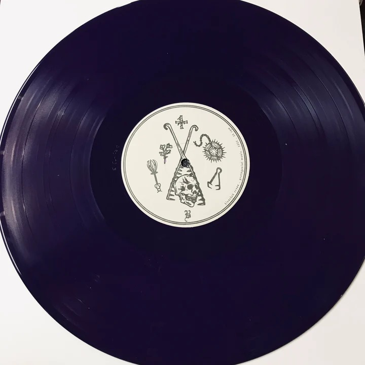 MeteorGem's tweet photo. 📷📷BLEACHED CROSS📷📷
If you are into post-punk / darkwave definitely make sure you check out Bleached Cross S/T album. Catchy hooks with distorted synth pads make this listen a truly captivating listen.
(FFO: Cold Cave, Chat Pile, Soft Kill)

#bleachedcross #darkwave #coldcave https://t.co/YdQMOZugz8