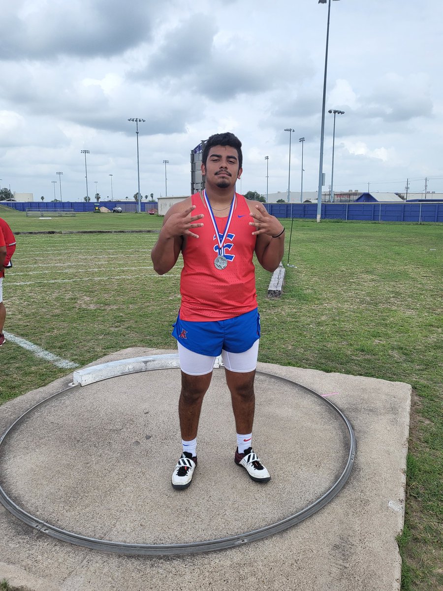 EHSBoysTrack's tweet photo. Regional Qualifier!!! Congratulations to Jordan Ayala on his 2nd place finishes in the shot put and discus at the 6A Area Meet! Great job kid, way to go! #BobcatPride #RepTheE #Yeah https://t.co/ab6Jk5q0Ow